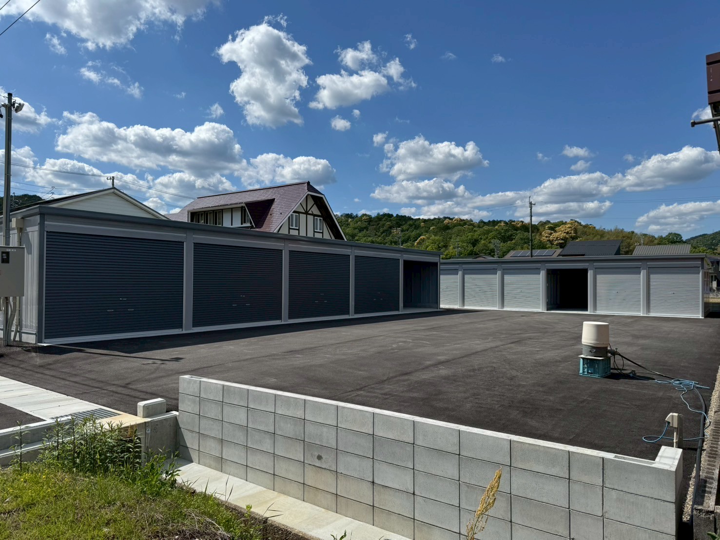 山県ICから3分！インター近くで愛車保管できます！ 貸ガレージ 山県市